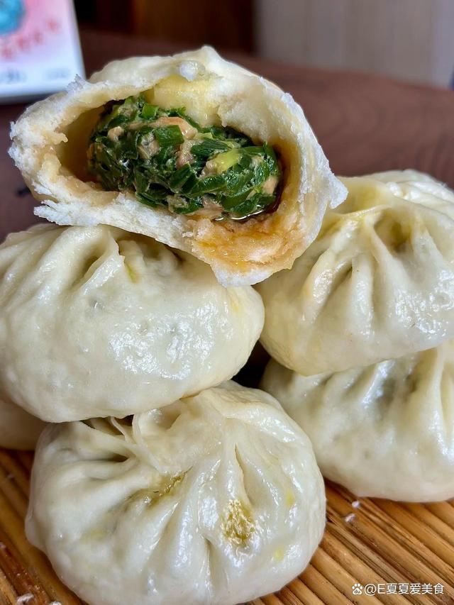 蒸韭菜包子韭菜直接拌馅？面点师教你不出水方法